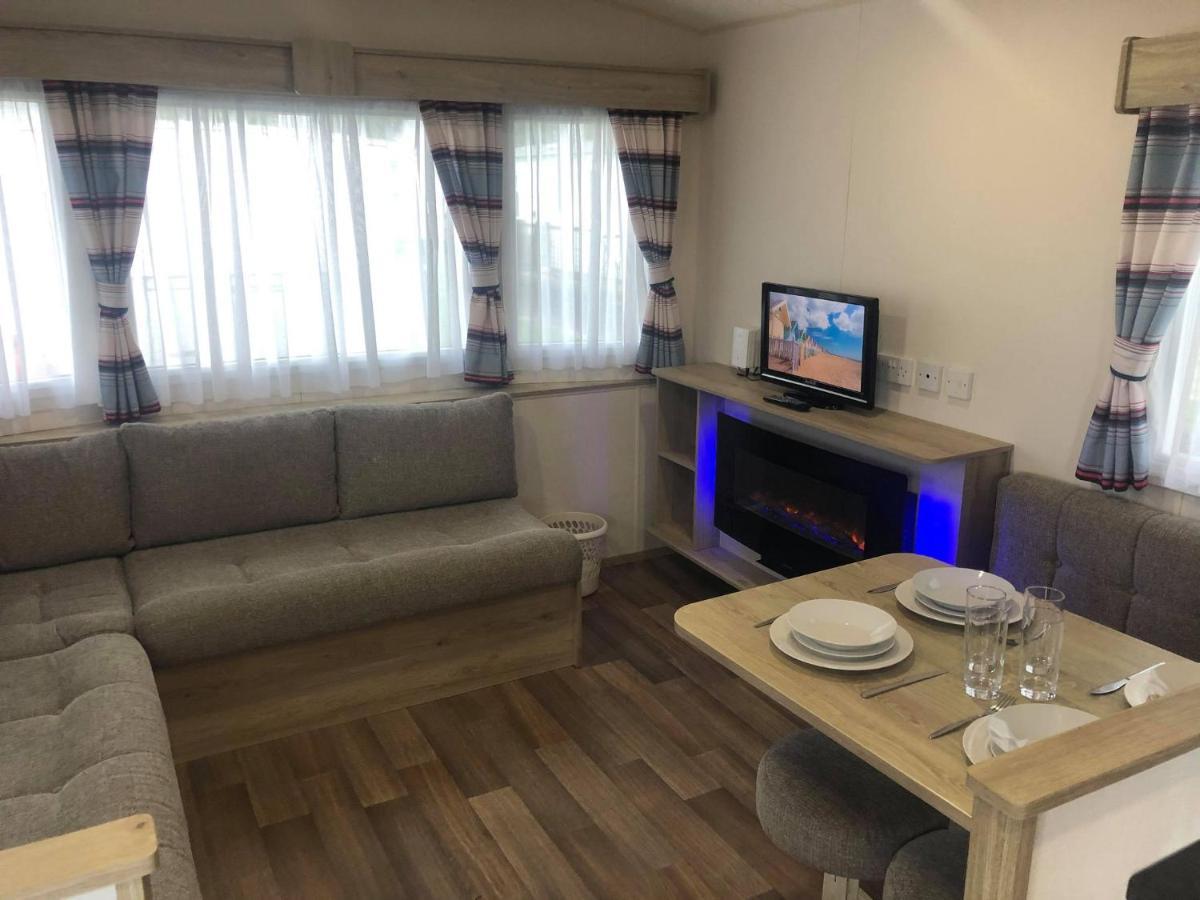 Ash Standard Holiday Home Чапъл Сейнт Лионардс Екстериор снимка